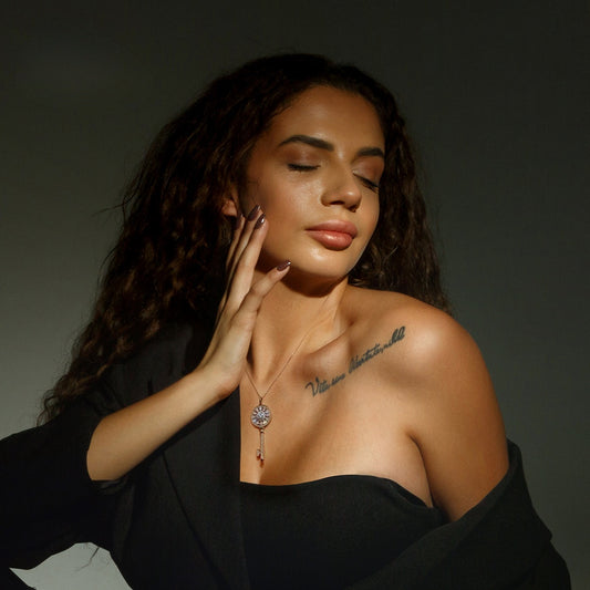 Lumière Unlock Pendant – VELARI